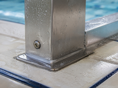 Korrosionsbeständigkeit von Metall in Schwimmbad